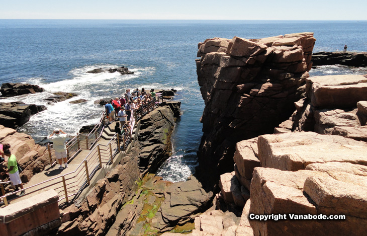 picture of thunder hole acadia national park maine