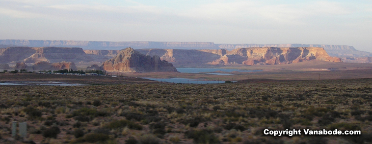 picture of landscape of lake powell utah
