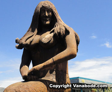mermaid sculpture in long beach washington picture