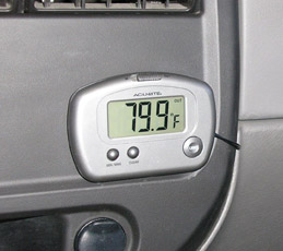Indoor and outdoor thermometer 