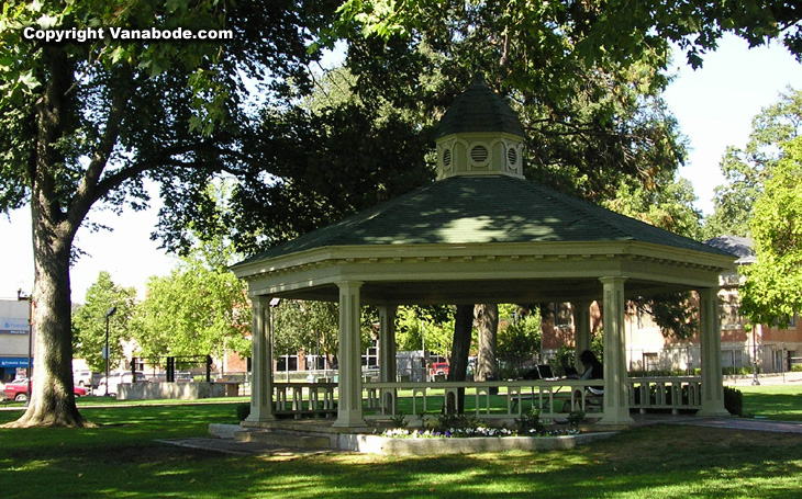 Picture of gazebo at Paso Robles park on Main Street