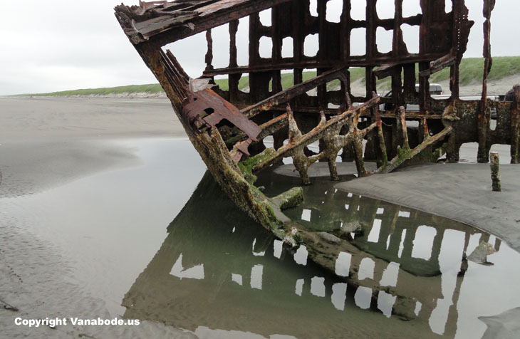 wrecked ship on oregon coast picture