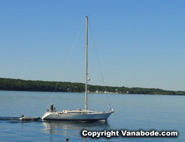 rockland maine sailboat off the breakwater